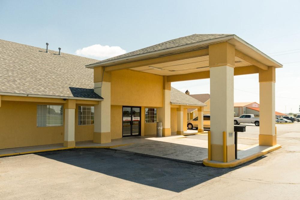Econo Lodge Pryor Creek Exterior photo