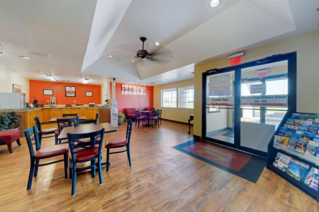 Econo Lodge Pryor Creek Exterior photo