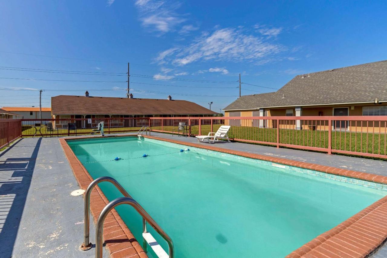 Econo Lodge Pryor Creek Exterior photo