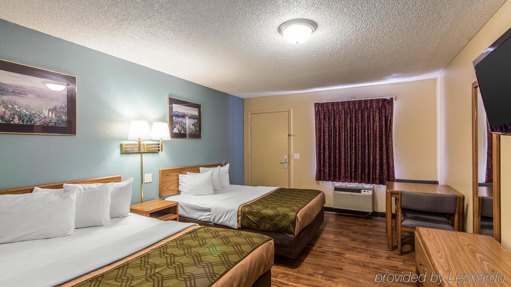 Econo Lodge Pryor Creek Exterior photo