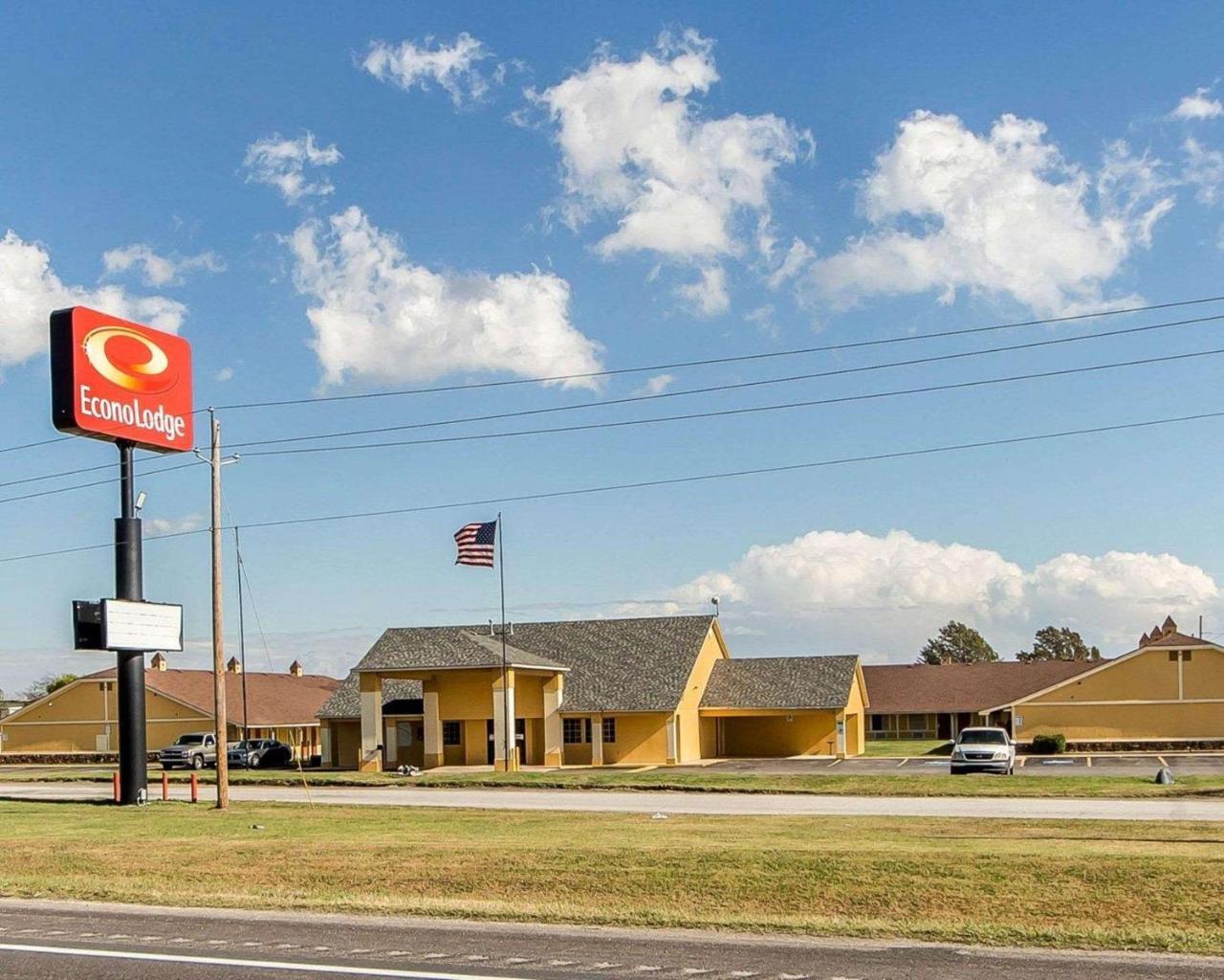 Econo Lodge Pryor Creek Exterior photo