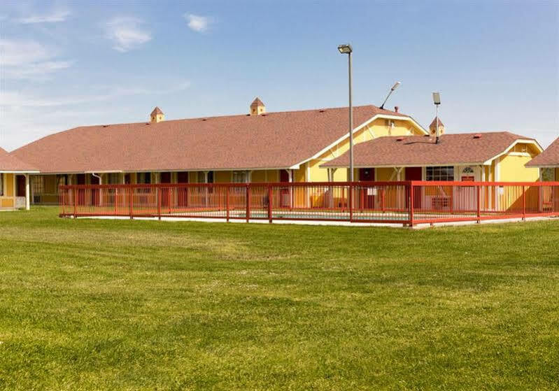 Econo Lodge Pryor Creek Exterior photo